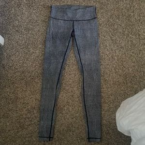 Gently used Lululemon wunder under low rise leggings